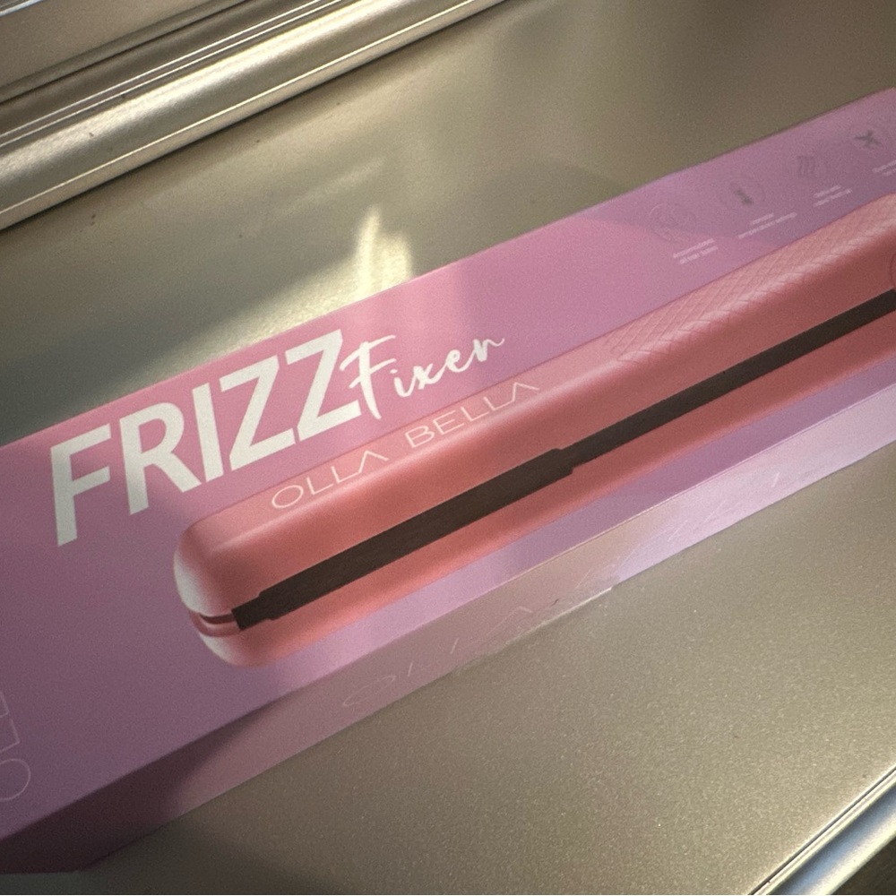 Frizz Fixer Flat Iron